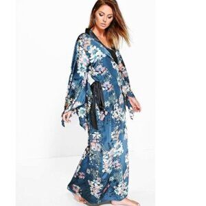 Women Emma Long Batwing Robe ( Size Small ) - New!